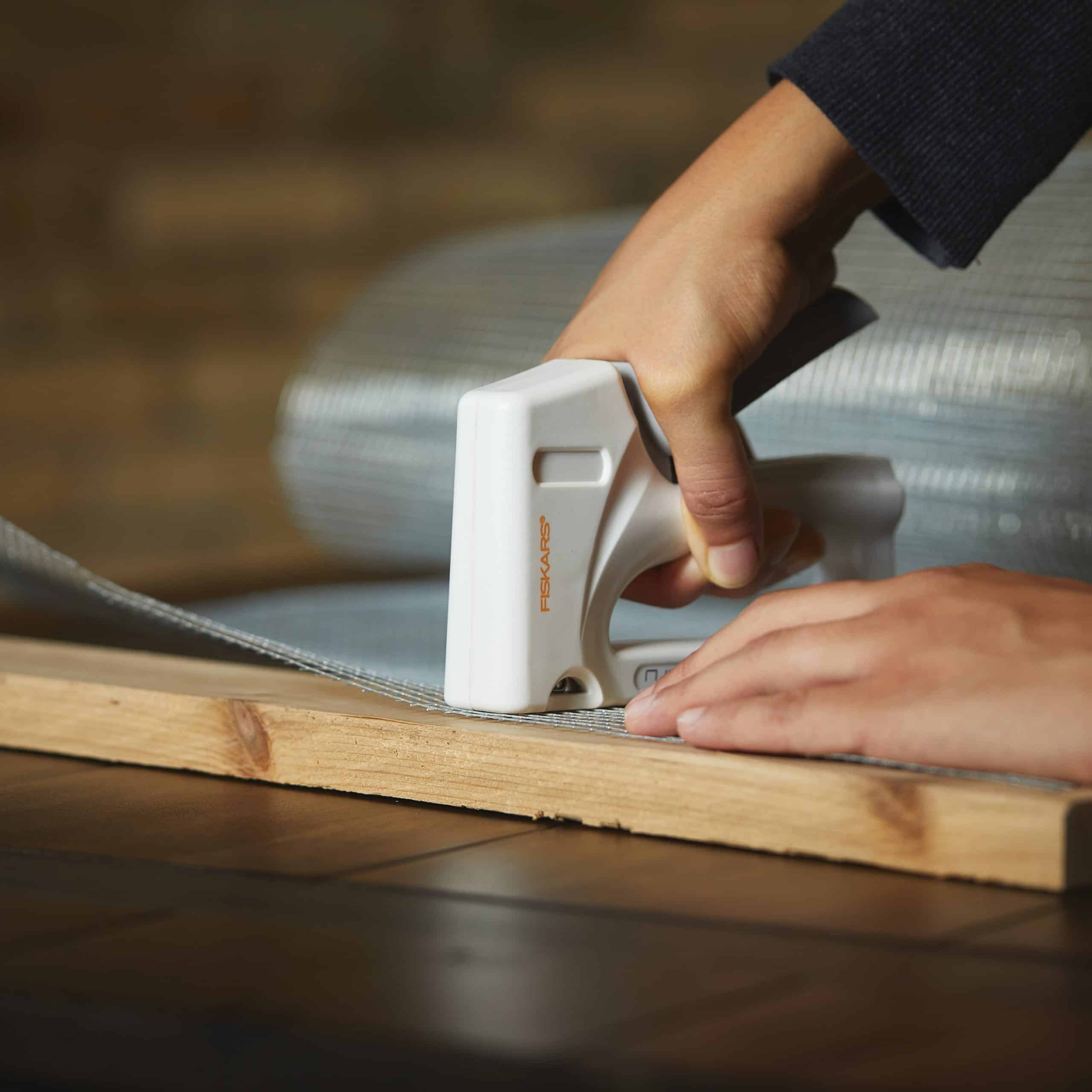132460 Precision Staple Gun IU2 1x1 scaled