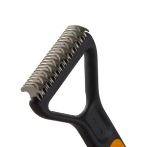 Square Medium-364540_Fiskars_Pet Care_Dematting Rake_Teeth Detail 2 Square Medium 364540 Fiskars Pet Care Dematting Rake Teeth Detail 2