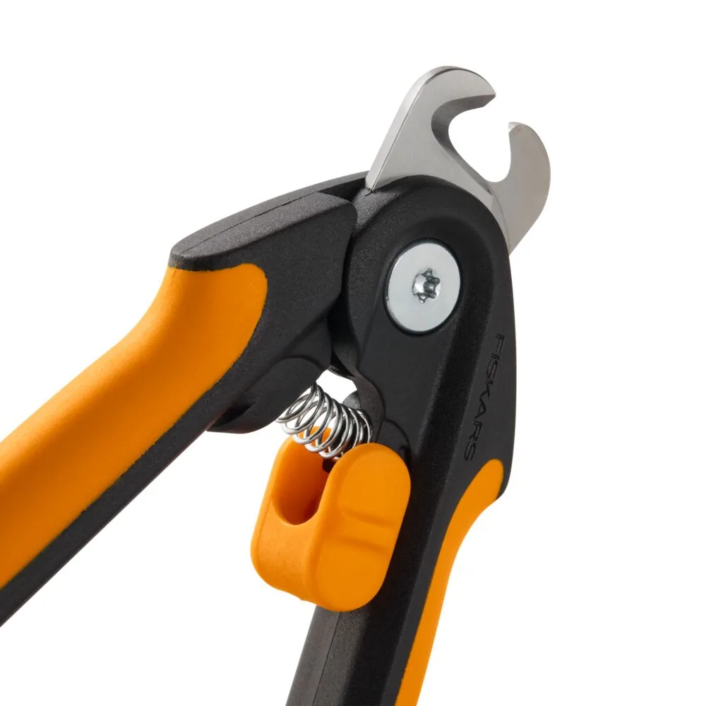 Square Medium 364710 Fiskars Pet Care Nail Clippers Spring Detail