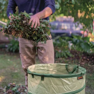 Square Medium-394130_Fiskars_HardShell_Kangaroo_Garden Bag_30gal_Action_1x1 Square Medium 394130 Fiskars HardShell Kangaroo Garden Bag 30gal Action 1x1 1